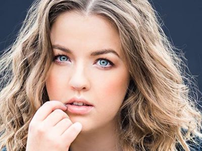 Aislinn Paul’s Height in cm, Feet and Inches – Weight and Body Measurements