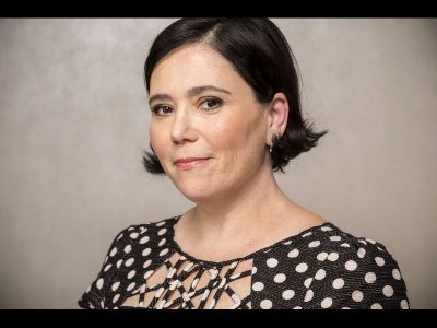 Alex Borstein’s Height in cm, Feet and Inches – Weight and Body Measurements