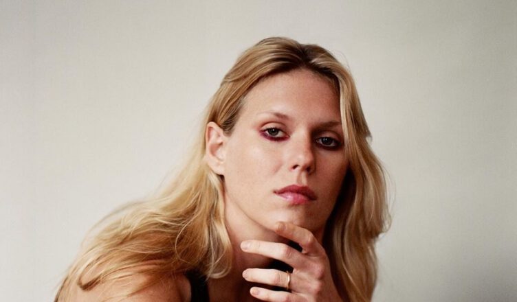 Alexandra Richards Height Feet Inches cm Weight Body Measurements
