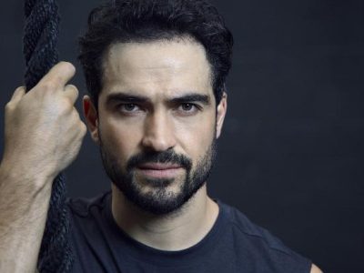 Alfonso Herrera’s Height in cm, Feet and Inches – Weight and Body Measurements