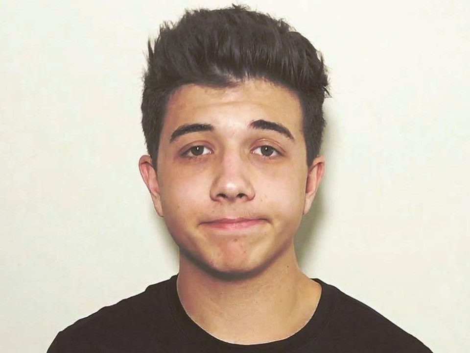 Bradley Steven Perry Height Feet Inches cm Weight Body Measurements