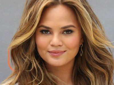 Chrissy Teigen’s Height in cm, Feet and Inches – Weight and Body Measurements