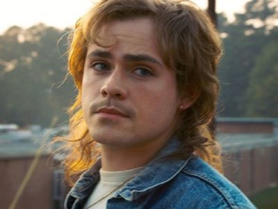 Dacre Montgomery’s Height in cm, Feet and Inches – Weight and Body Measurements