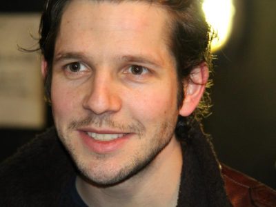 Damien Molony’s Height in cm, Feet and Inches – Weight and Body Measurements
