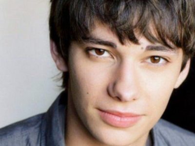 Devon Bostick’s Height in cm, Feet and Inches – Weight and Body Measurements