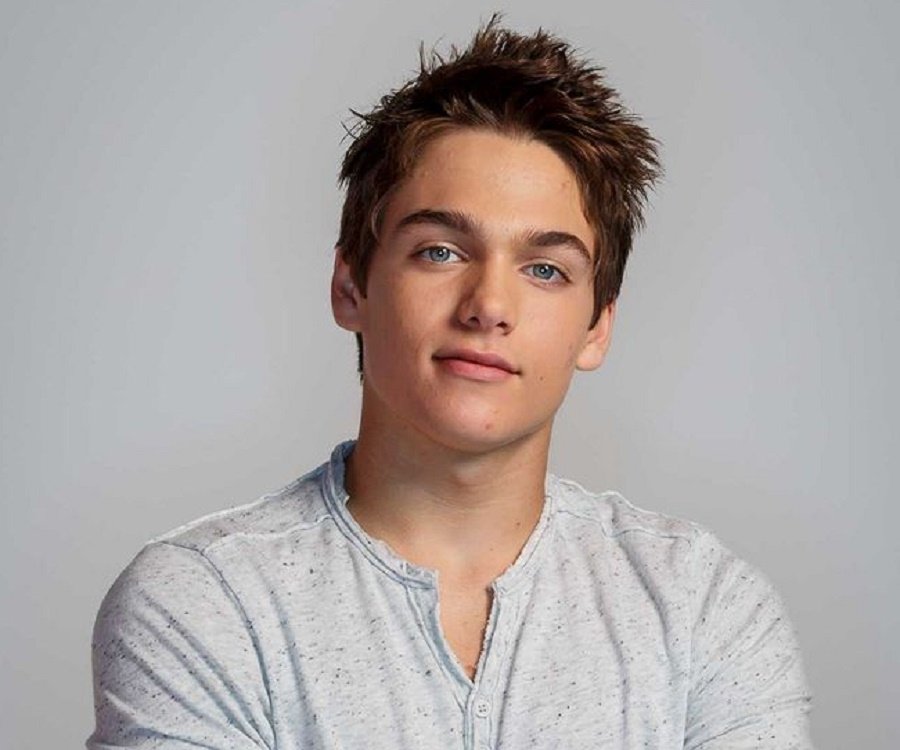 Dylan Sprayberry Height Feet Inches cm Weight Body Measurements