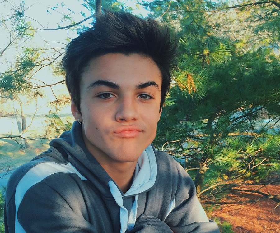 Ethan Dolan Height Feet Inches cm Weight Body Measurements