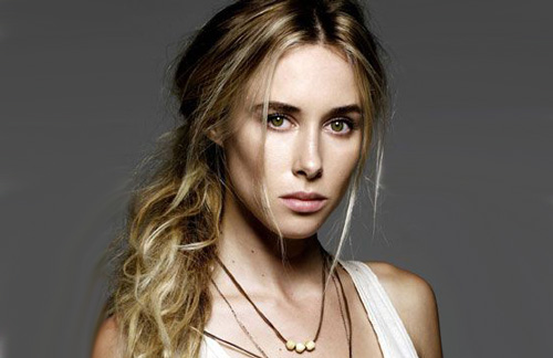 Gillian Zinser Height Feet Inches cm Weight Body Measurements