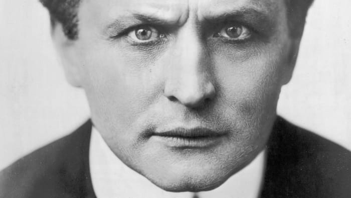 Harry Houdini Height Feet Inches cm Weight Body Measurements