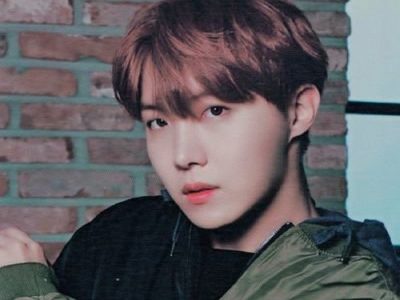 J-Hope’s Height in cm, Feet and Inches – Weight and Body Measurements