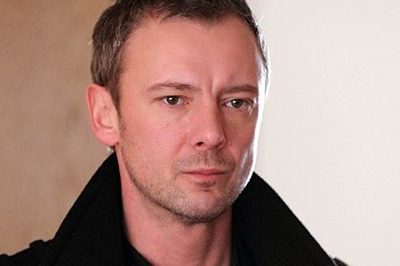 John Simm’s Height in cm, Feet and Inches – Weight and Body Measurements