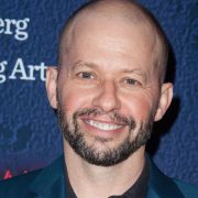 Jon Cryer Height Feet Inches cm Weight Body Measurements