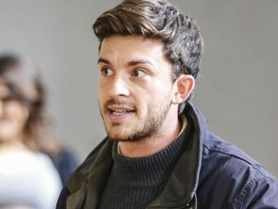 Jonathan Bailey’s Height in cm, Feet and Inches – Weight and Body Measurements