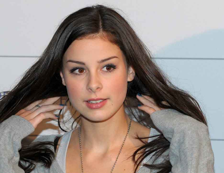 Lena Meyer-Landrut Height Feet Inches cm Weight Body Measurements