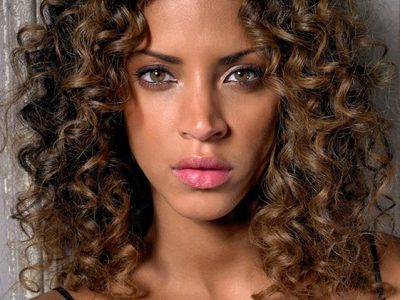 Noemie Lenoir’s Height in cm, Feet and Inches – Weight and Body Measurements