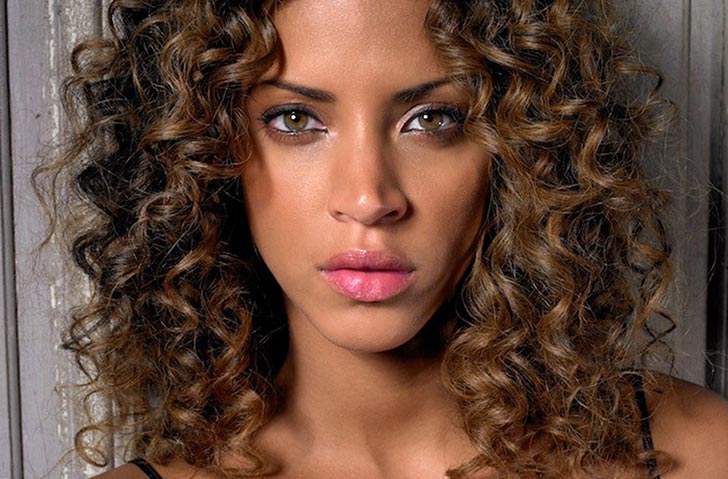 Noemie Lenoir Height Feet Inches cm Weight Body Measurements