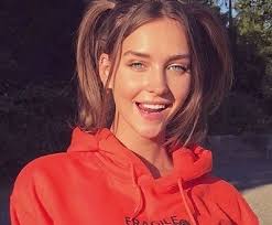 Rachel Cook’s Height in cm, Feet and Inches – Weight and Body Measurements