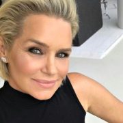 Yolanda Hadid Height Feet Inches cm Weight Body Measurements