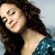Alice Braga Height Feet Inches cm Weight Body Measurements