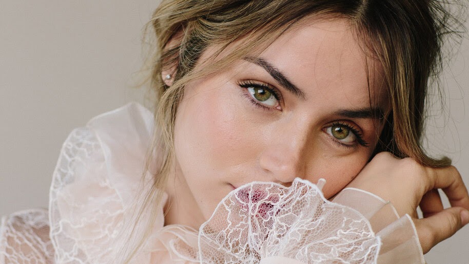 Ana de Armas Height Feet Inches cm Weight Body Measurements