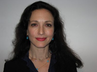 Bebe Neuwirth’s Height in cm, Feet and Inches – Weight and Body Measurements