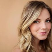 Eloise Mumford Height Feet Inches cm Weight Body Measurements