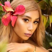 Eva Gutowski Height Feet Inches cm Weight Body Measurements