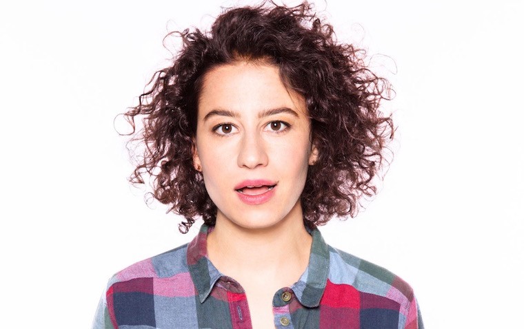 Ilana Glazer Height Feet Inches cm Weight Body Measurements