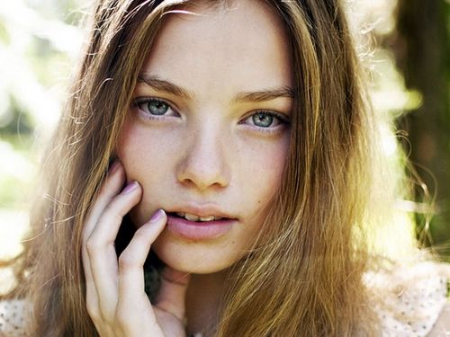 Kristine Froseth Height Feet Inches cm Weight Body Measurements