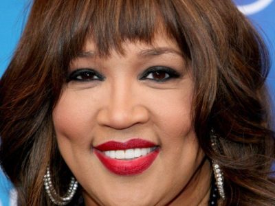 Kym Whitley’s Height in cm, Feet and Inches – Weight and Body Measurements