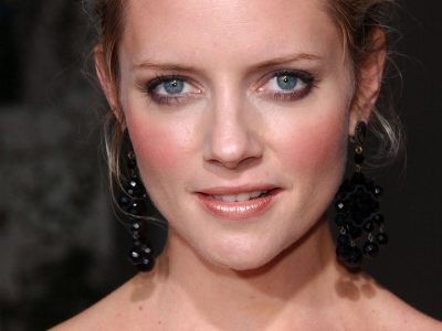 Marley Shelton’s Height in cm, Feet and Inches – Weight and Body Measurements