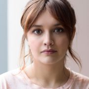 Olivia Cooke Height Feet Inches cm Weight Body Measurements