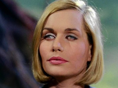 Sally Kellerman’s Height in cm, Feet and Inches – Weight and Body Measurements