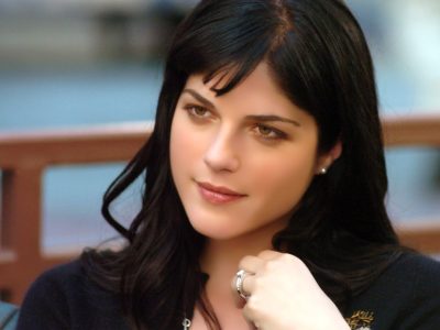 Selma Blair’s Height in cm, Feet and Inches – Weight and Body Measurements