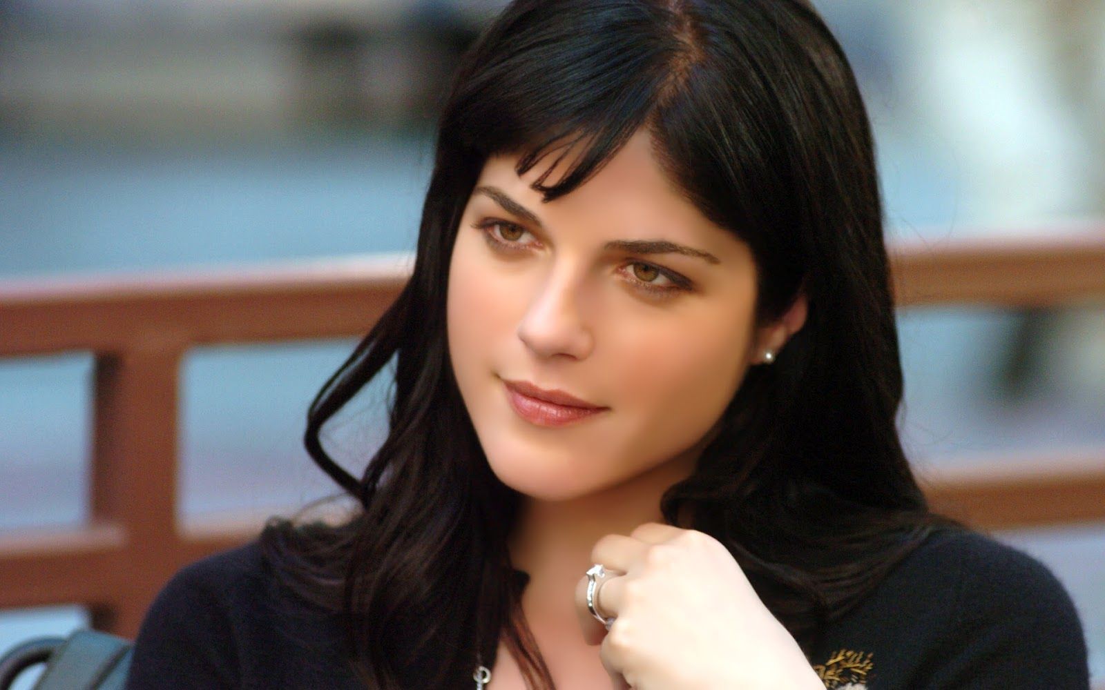 Selma Blair Height Feet Inches cm Weight Body Measurements