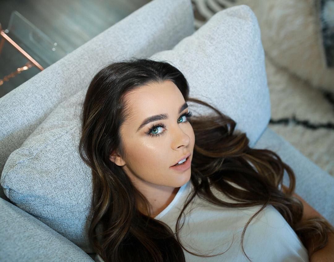 Sierra Furtado Height Feet Inches cm Weight Body Measurements