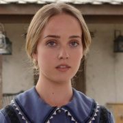 Siobhan Williams’ Height in cm, Feet and Inches – Weight and Body Measurements