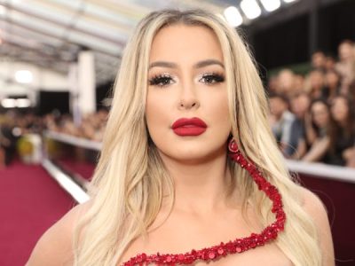 Tana Mongeau’s Height in cm, Feet and Inches – Weight and Body Measurements