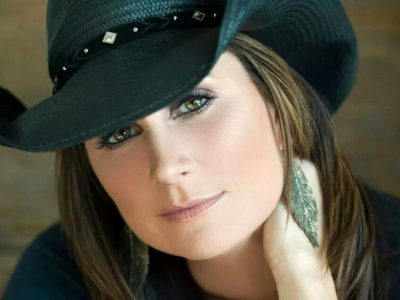 Terri Clark’s Height in cm, Feet and Inches – Weight and Body Measurements