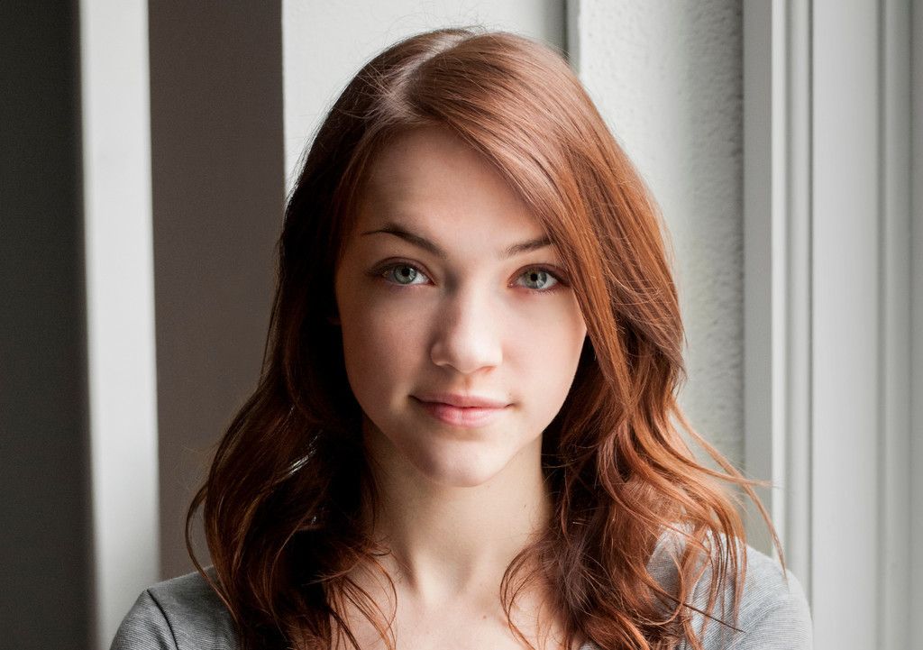 Violett Beane Height Feet Inches cm Weight Body Measurements