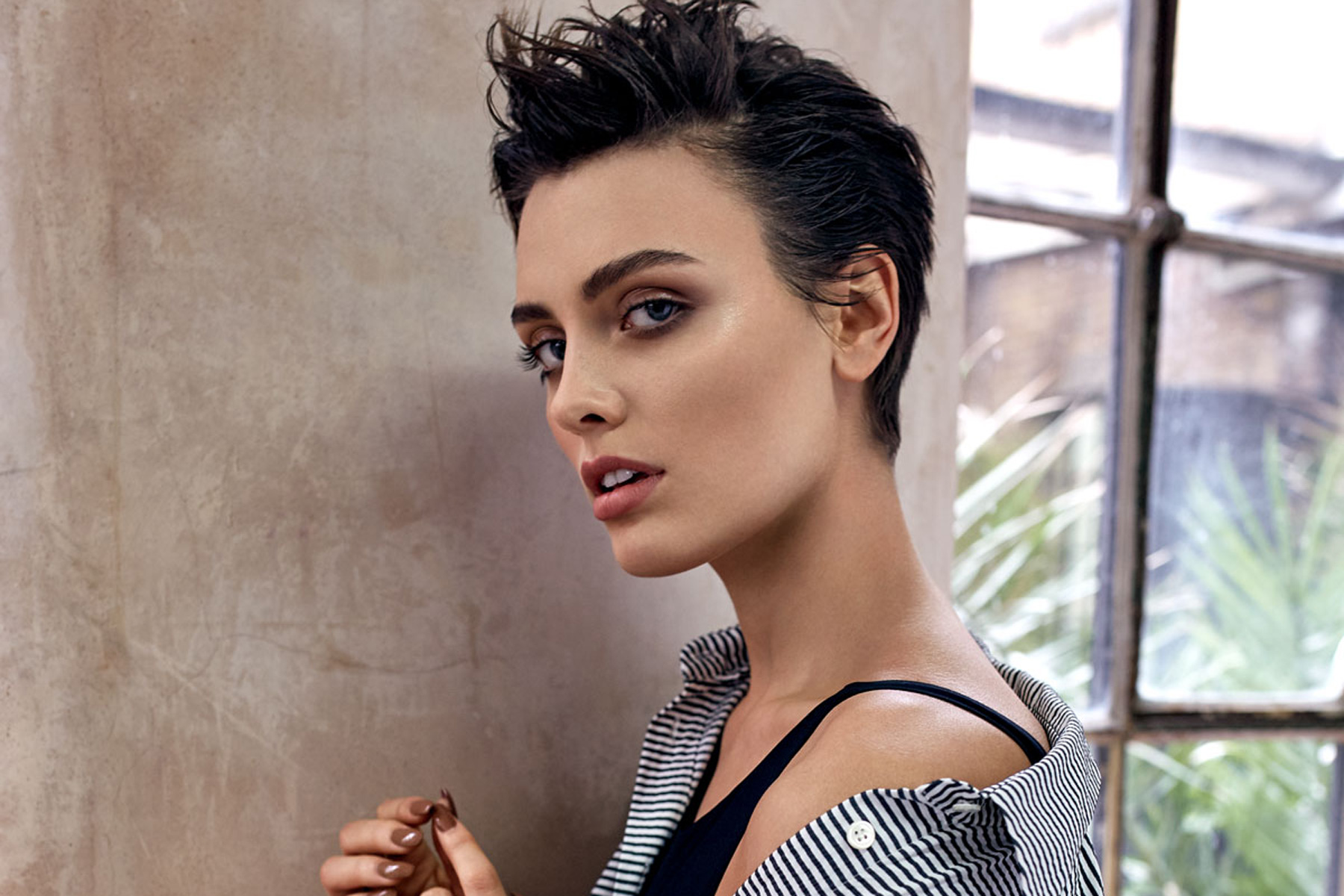 Wallis Day Height Feet Inches cm Weight Body Measurements