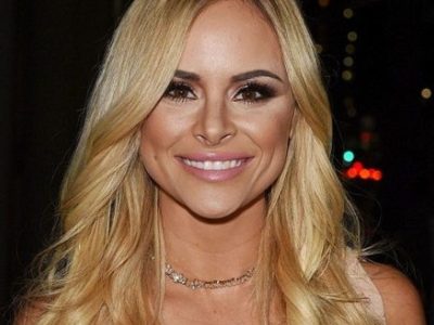 Amanda Stanton’s Height in cm, Feet and Inches – Weight and Body Measurements