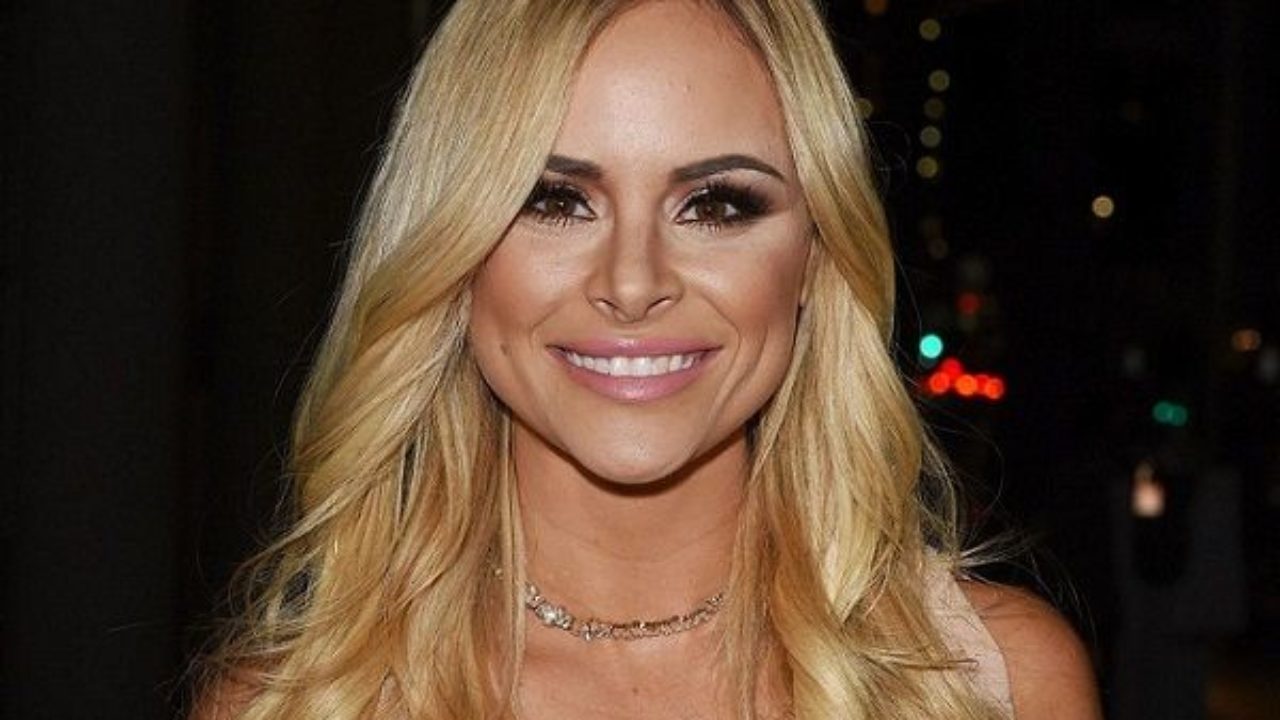 Amanda Stanton Height in cm Feet Inches Weight Body Measurements