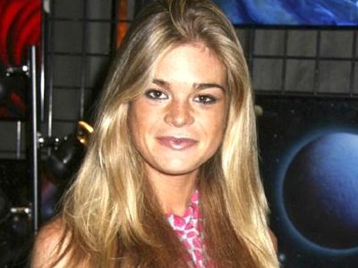 Ellen Muth’s Height in cm, Feet and Inches – Weight and Body Measurements
