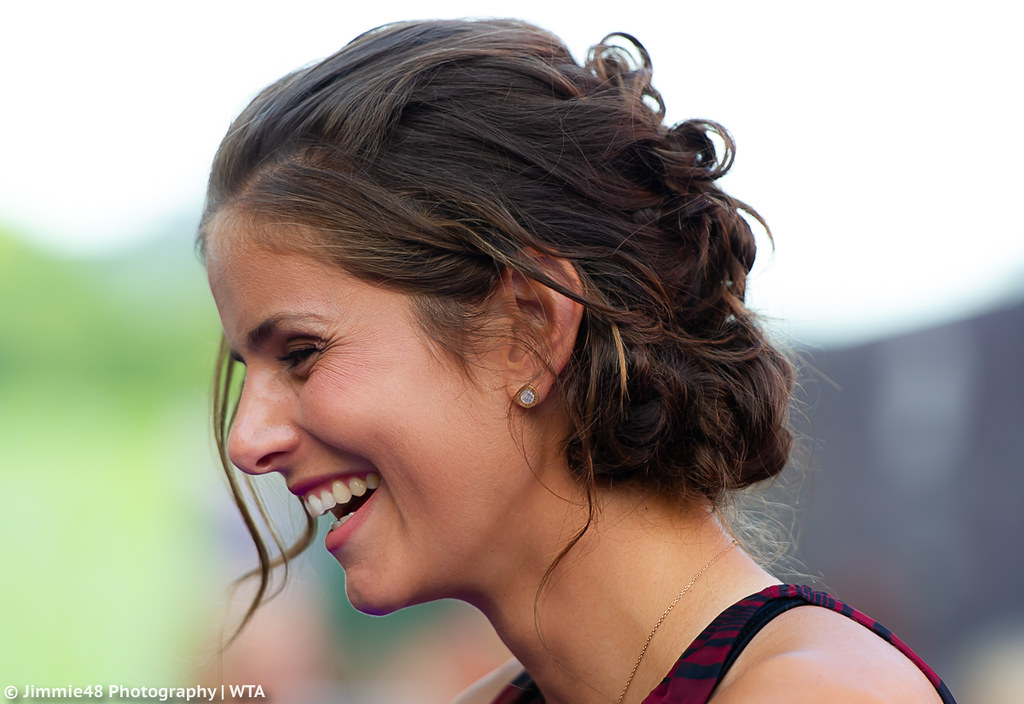 Julia Goerges Height in cm Feet Inches Weight Body Measurements