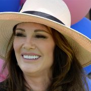 Lisa Vanderpump Height in cm Feet Inches Weight Body Measurements