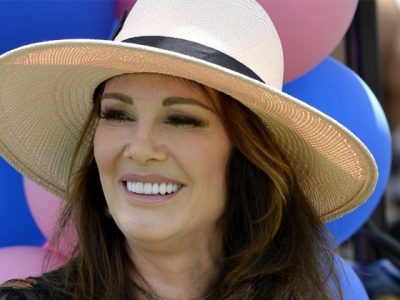 Lisa Vanderpump’s Height in cm, Feet and Inches – Weight and Body Measurements