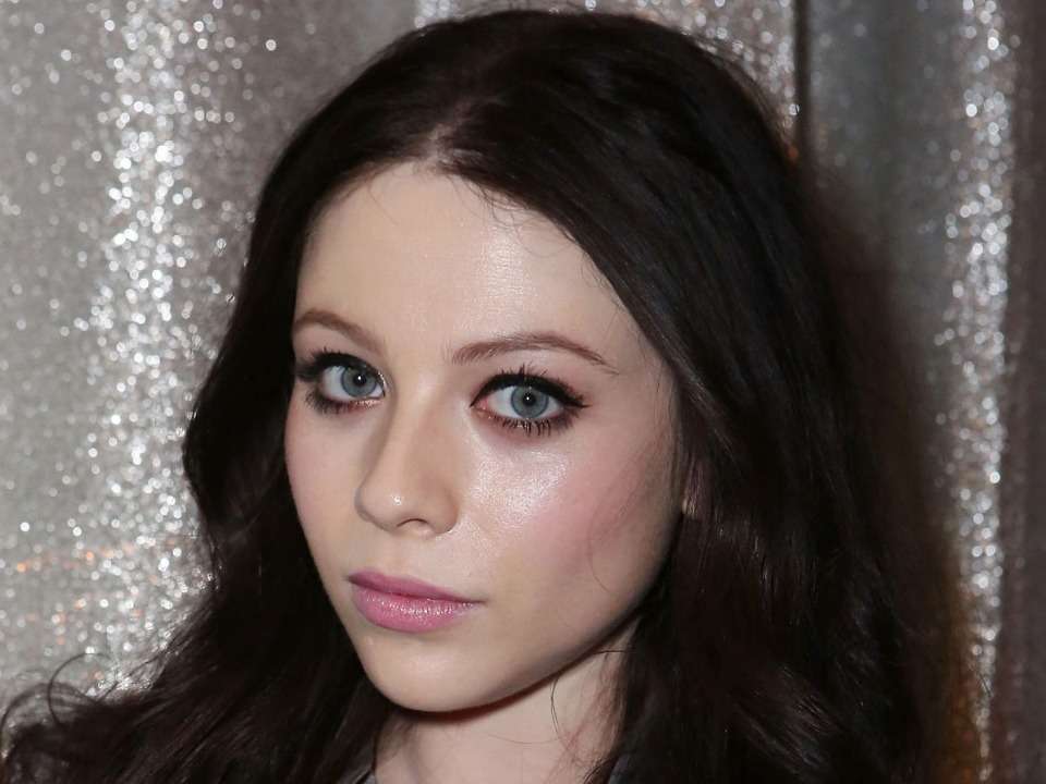 Michelle Trachtenberg Height in cm Feet Inches Weight Body Measurements