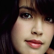 Phoebe Cates Height in cm Feet Inches Weight Body Measurements