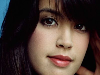 Phoebe Cates’ Height in cm, Feet and Inches – Weight and Body Measurements
